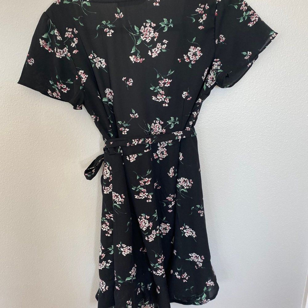 Abercrombie and Fitch Y2K 90s Style Black Floral Short-Sleeve Wrap Dress Size XS - Picture 6 of 7
